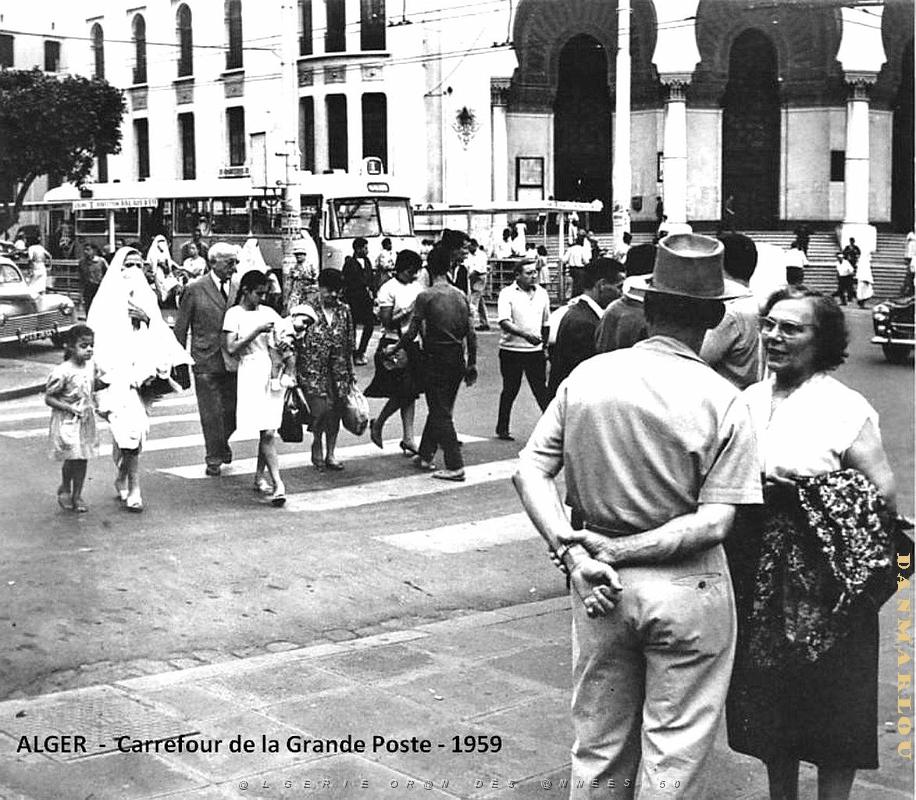 Alger - Carrefour de la Poste3 - 1959.jpg
